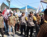 Personil Polresta Deli Serdang kawal Unjuk Rasa Di Kantor KPU Dan Bawaslu