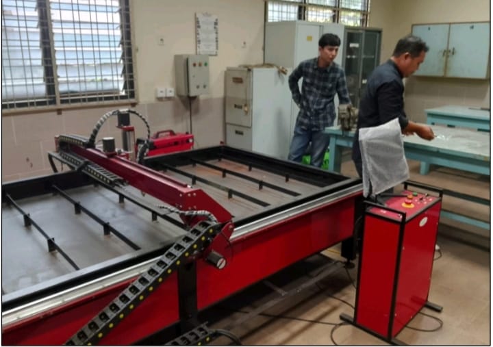 UKMC Berkarya Melalui Pelatihan Desain dan Fabrikasi Komponen Mesin Wood Chipper