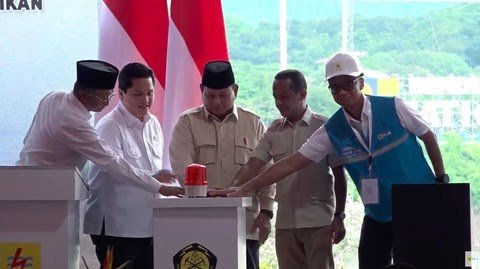 Menteri BUMN Erick Thohir Dampingi Presiden Resmikan Proyek Strategis Ketenagalistrikan di 18 Provinsi