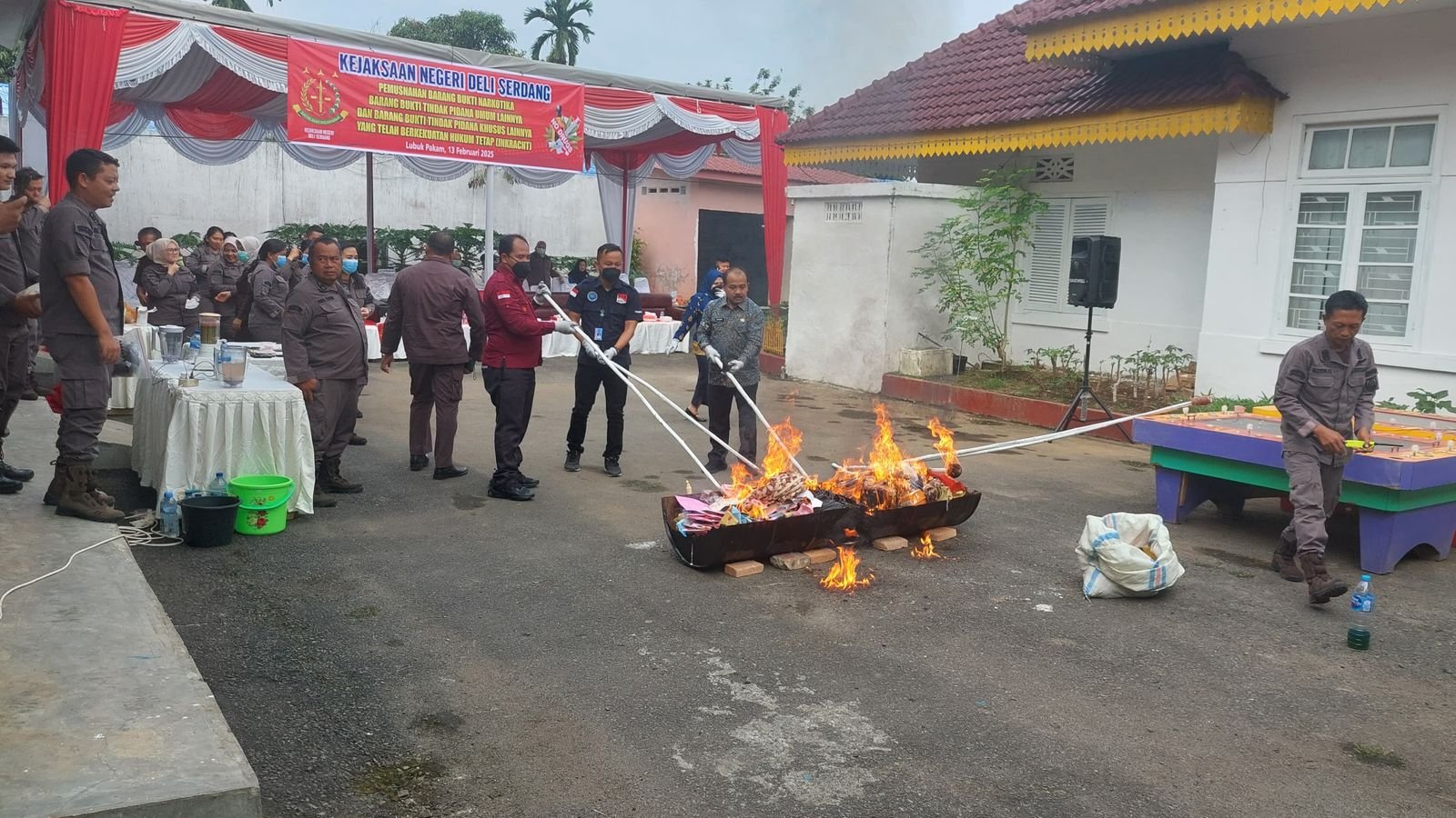 Kejari Deli Serdang Musnahkan Barang Bukti Perkara Narkotika, Oharda Dan Kamneg Kejari Deli Serdang Musnahkan Barang Bukti Perkara Narkotika, Oharda Dan Kamneg