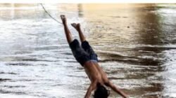 Diduga Stres Isterinya Meninggal, Kades Lompat ke Sungai Diduga Stres Isterinya Meninggal, Kades Lompat ke Sungai