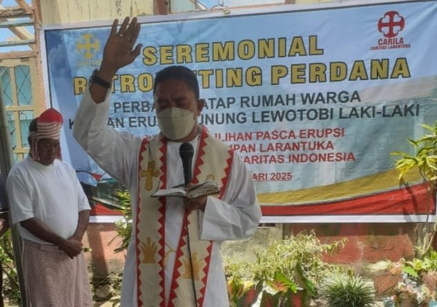 Caritas Indonesia Mengawali Program Perbaikan Rumah Dengan Upacara Loi Glete