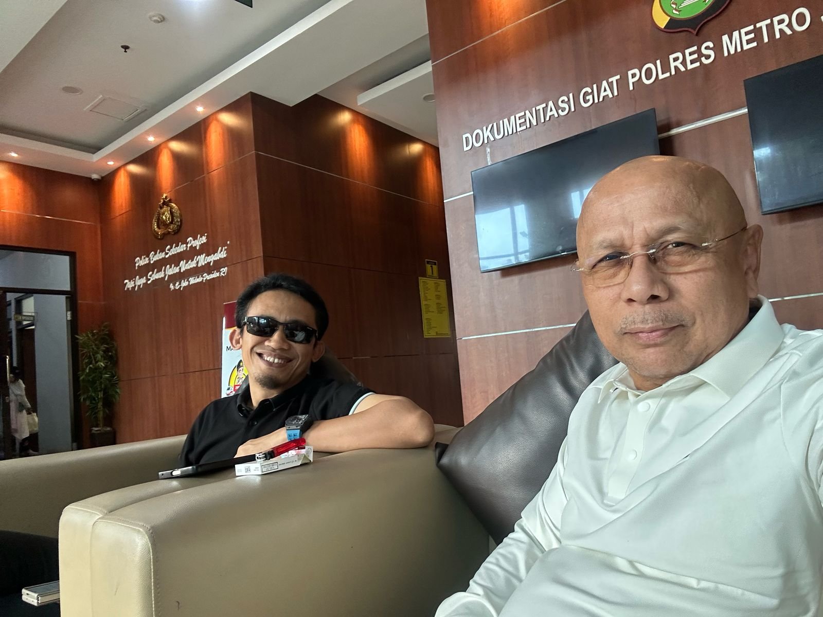 Laporan Relawan Jokowi, kepada Roy Suryo, Rismon Sianipar, Rizal Fadillah dan Dokter Tifa, Diproses Polres Jakarta Pusat Laporan Relawan Jokowi, kepada Roy Suryo, Rismon Sianipar, Rizal Fadillah dan Dokter Tifa, Diproses Polres Jakarta Pusat