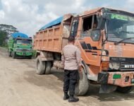 Kapolsek Pagar Merbau Pimpin Razia, Amankan Pengangkutan Tanah Galian C Tanpa Izin