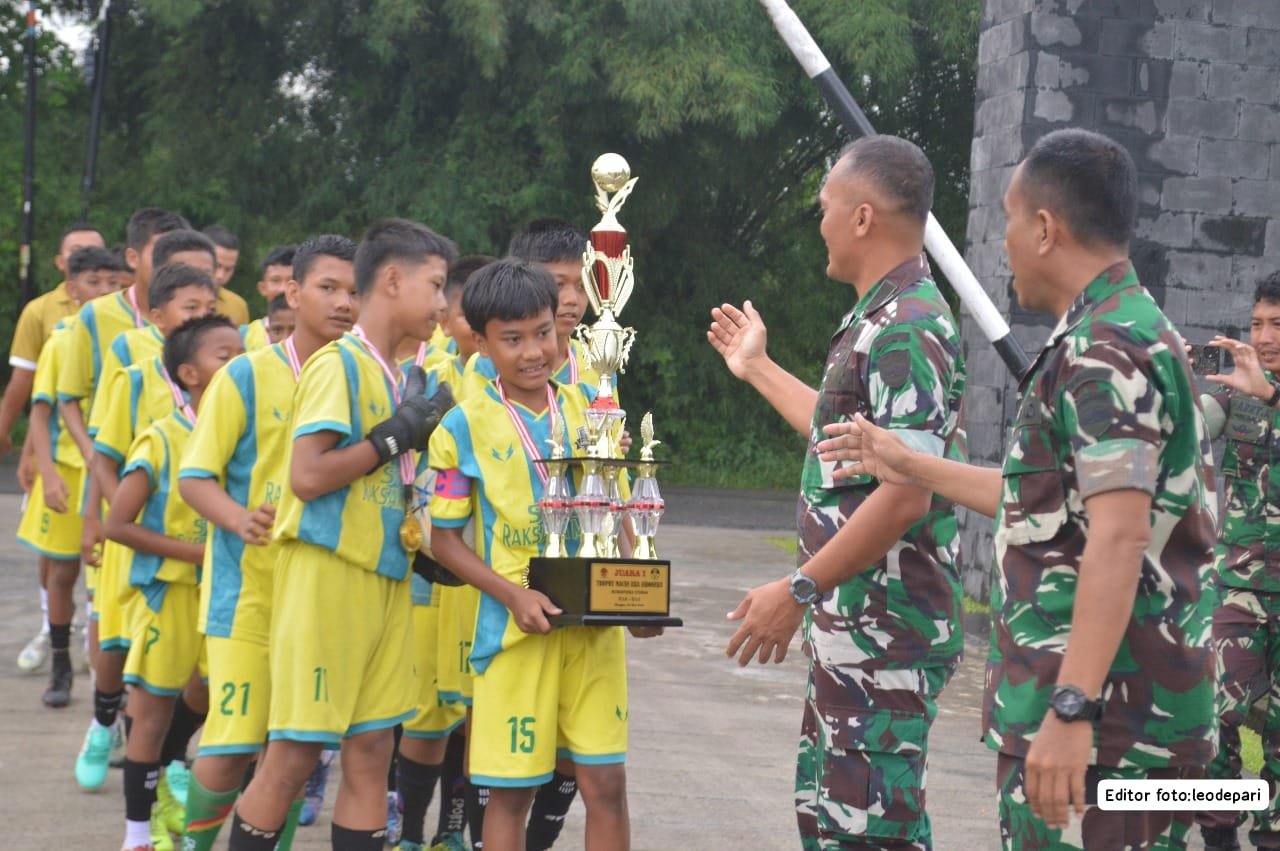 SSB Rakasa Muda Resimen Arhanud 2/SSM Menangkan Turnamen Sepak Bola Macan Asia U-(12/13) SSB Rakasa Muda Resimen Arhanud 2/SSM Menangkan Turnamen Sepak Bola Macan Asia U-(12/13)