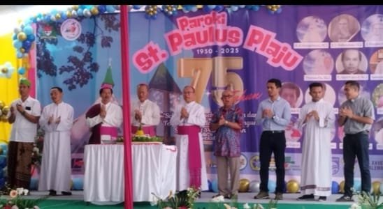 Gereja St. Paulus Plaju Rayakan 75 Tahun Pelayanan Iman: Tumbuh di Tengah Tantangan, Menjadi Terang di Pinggir Kota Gereja St. Paulus Plaju Rayakan 75 Tahun Pelayanan Iman: Tumbuh di Tengah Tantangan, Menjadi Terang di Pinggir Kota