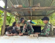 Satgas Yonif 131/Brajasakti Gelar Pelayanan Kesehatan Gratis, Warga Terharu dan Berterima Kasih