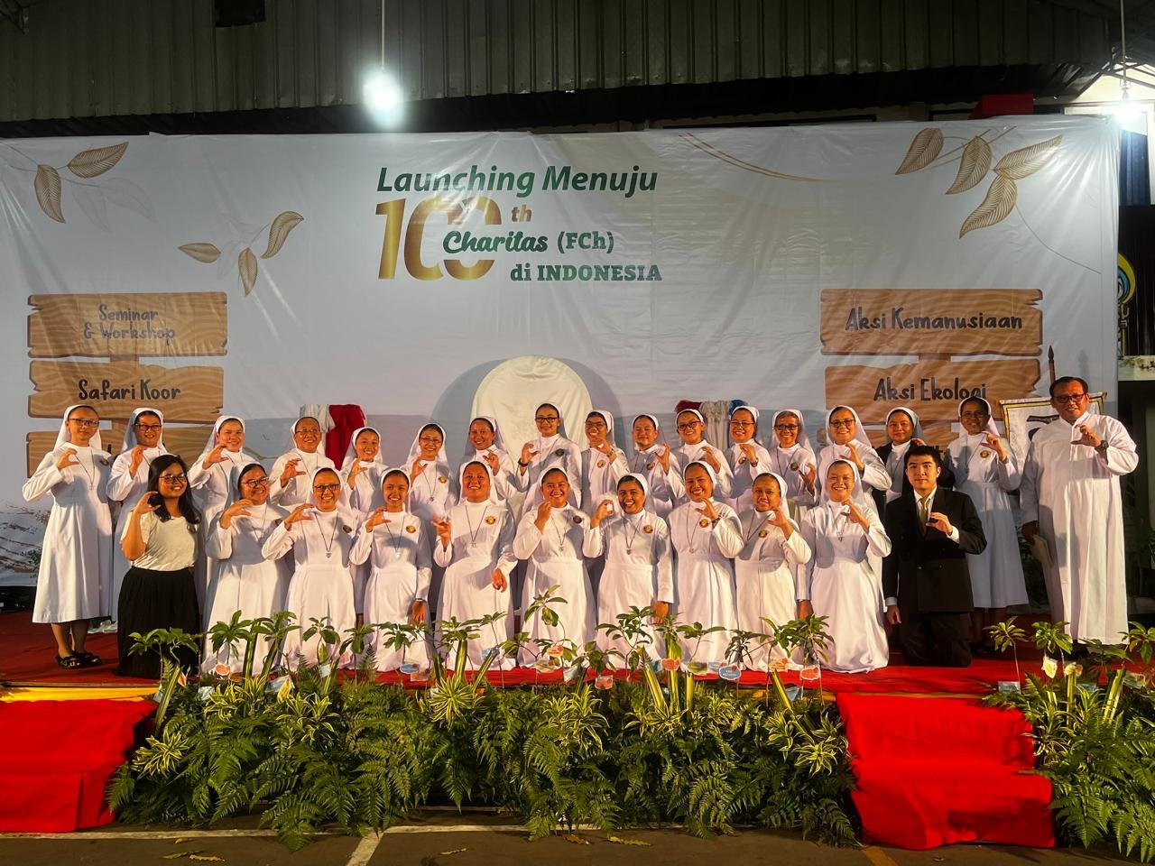 Menyongsong 100 Tahun Charitas Di Indonesia : Berakar Dan Berbuah Dengan Suka Cita Menyongsong 100 Tahun Charitas Di Indonesia : Berakar Dan Berbuah Dengan Suka Cita
