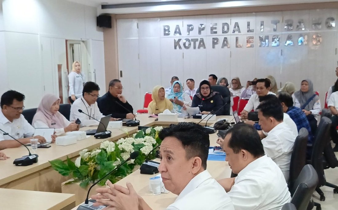 Bappeda Litbang Palembang Bersama Cermin Kota Gelar FGD Penghapusan Kemiskinan Ekstrem Bappeda Litbang Palembang Bersama Cermin Kota Gelar FGD Penghapusan Kemiskinan Ekstrem