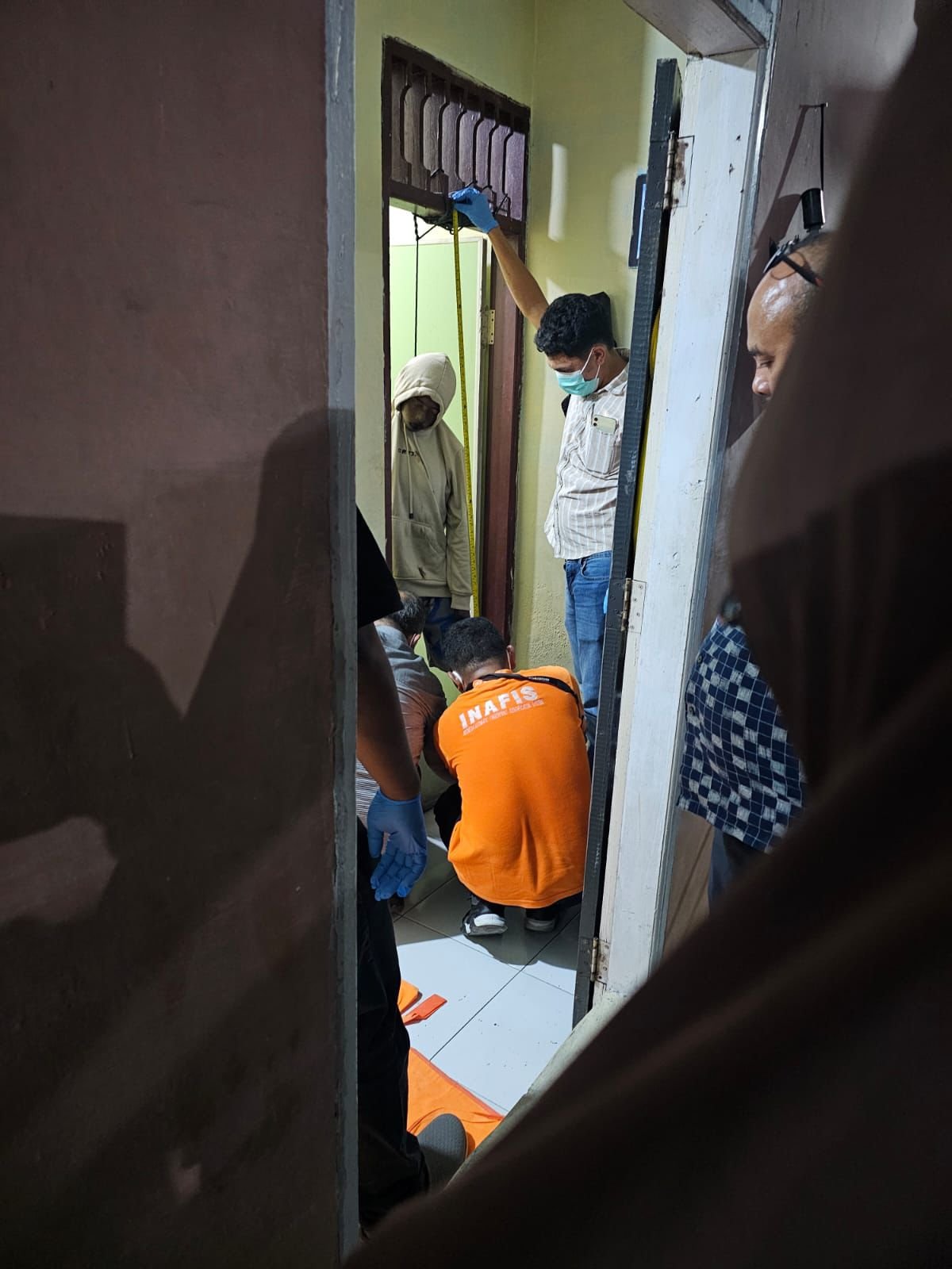 Seorang Mahasiswa Jurusan Kesehatan Farmasi Tewas Gantung Diri Seorang Mahasiswa Jurusan Kesehatan Farmasi Tewas Gantung Diri