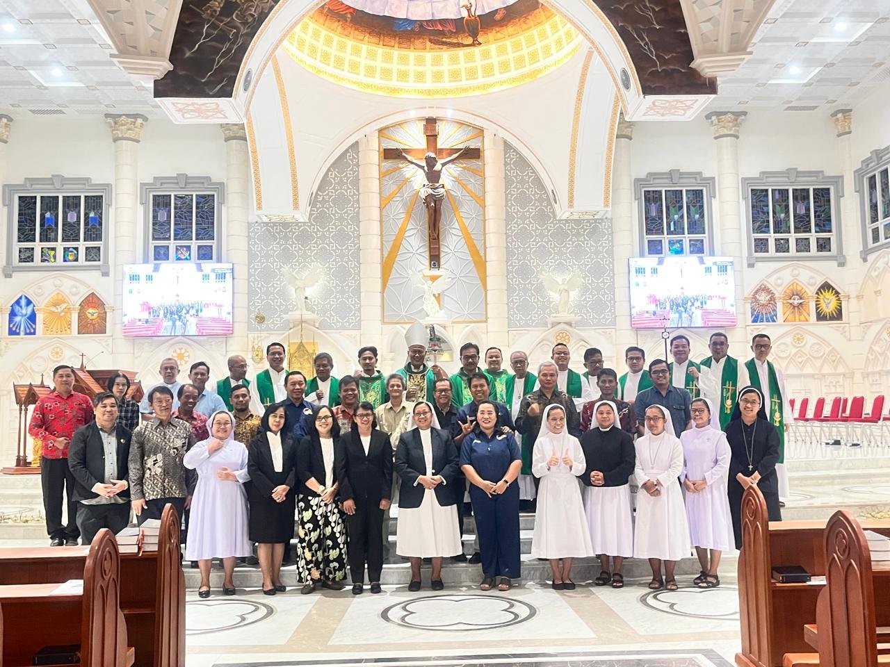 Mgr Yohanes Harun Yuwono Ajak Para Moderator, Ketua, Anggota Komisi Keuskupan Agung Palembang Bekerja Dengan Sungguh-Sungguh