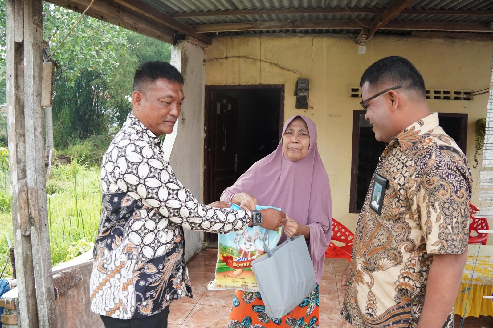 Rayakan Kemerdekaan, Lapas Lubuk Pakam Bagikan Sembako ke Warga