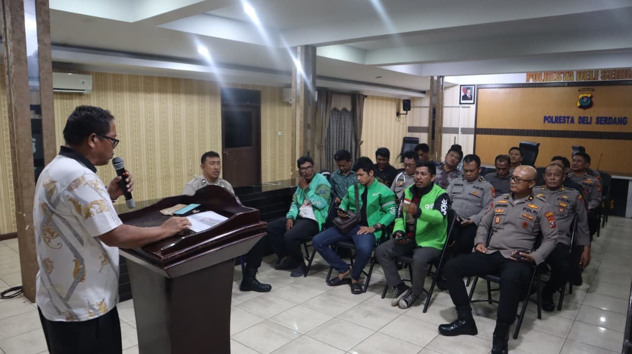 Polresta Deli Serdang Bersama Komunitas Ojol Gelar Doa Bersama Atas Wafatnya Pengemudi Ojol Affan Kurniawan Polresta Deli Serdang Bersama Komunitas Ojol Gelar Doa Bersama Atas Wafatnya Pengemudi Ojol Affan Kurniawan