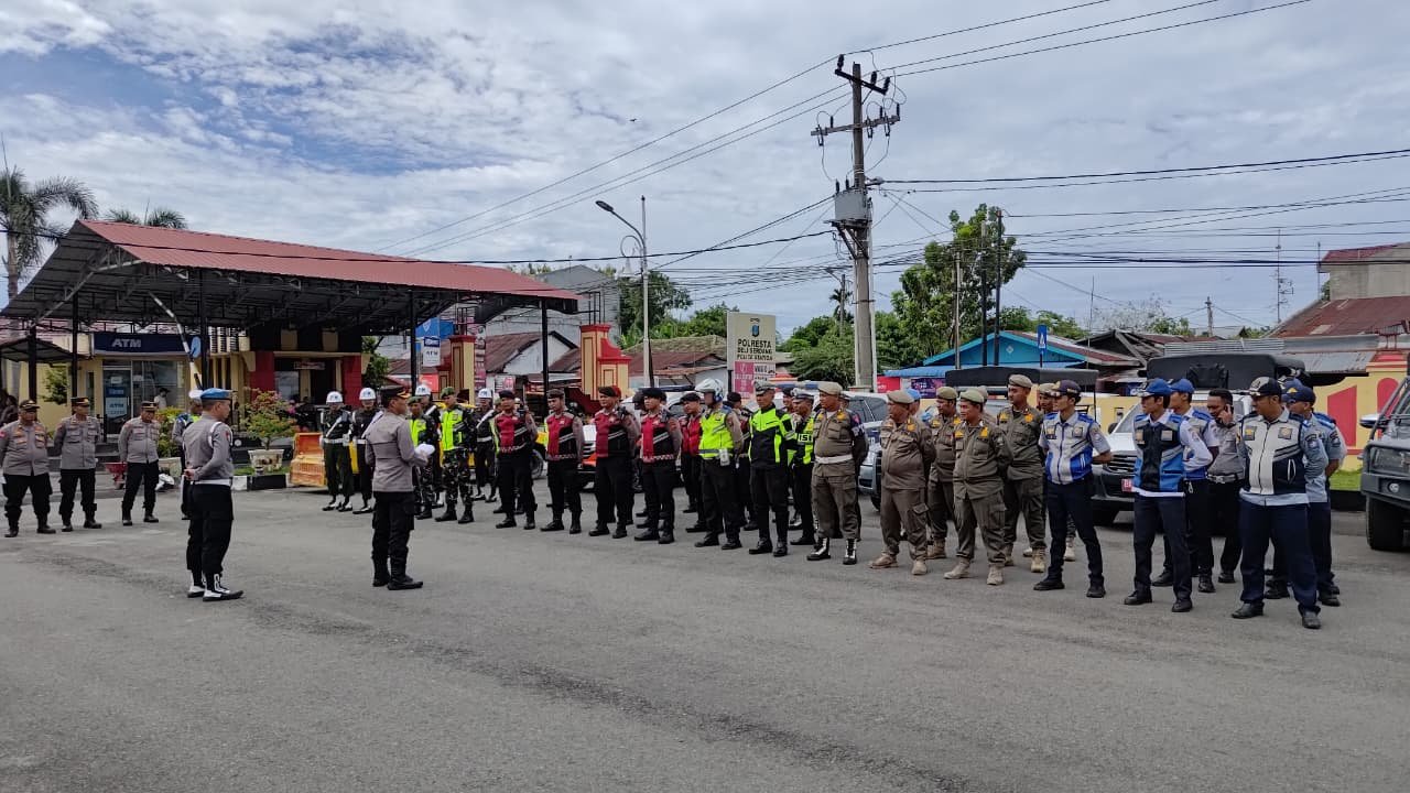 Polresta Deli Serdang Gelar Patroli Skala Besar Pasca Aksi Unjuk rasa Polresta Deli Serdang Gelar Patroli Skala Besar Pasca Aksi Unjuk rasa