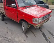 Mobil Menghalangi Jalan,Warga Bertindak Di Huta Sitakkaraen Pasar Pangururan,Kabupaten Samosir.