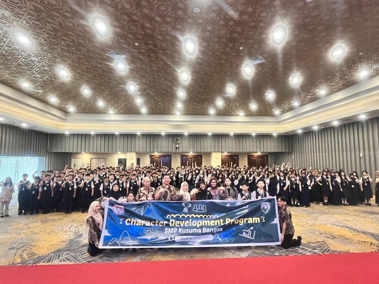 SMP – SMA Kusuma Bangsa Palembang Berikan Pekan Kokurikuler Melalui Kegiatan Character Development Program