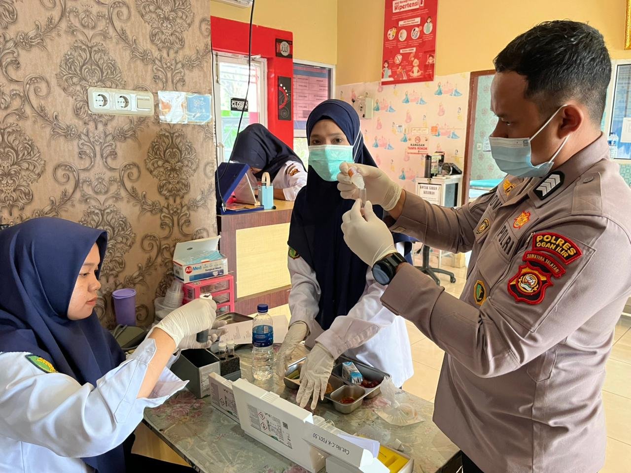 Dokkes Polres Ogan Ilir Laksanakan Pemeriksaan Food Security MBG SPPG dengan Metode Organoleptik dan Kimiawi