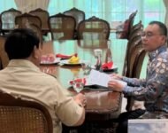 Presiden Prabowo Subianto Bahas Situasi Nasional bersama Wakil Ketua DPR Sufmi Dasco di Widya Chandra