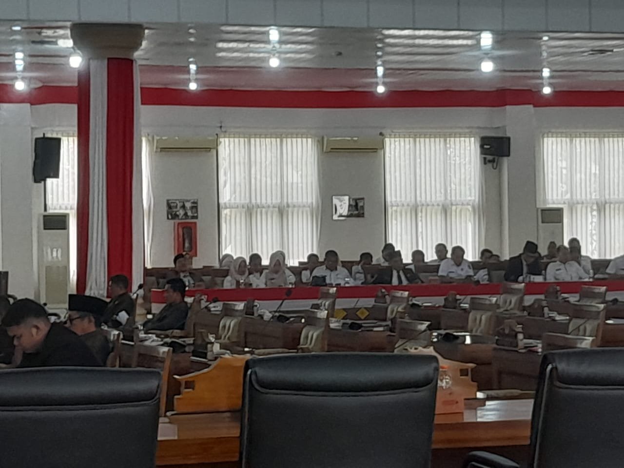 DPRD Ogan Ilir Menggelar Rapat PariPurna XXlll Masa Sidang ke l Tahun 2025 Masa Sidang ke l (Lanjutan) penyampaian Jawaban Atau/penjelasan Bupati Ogan Ilir Pandangan Umum Fraksi-fraksi DPRD Ogan ilir