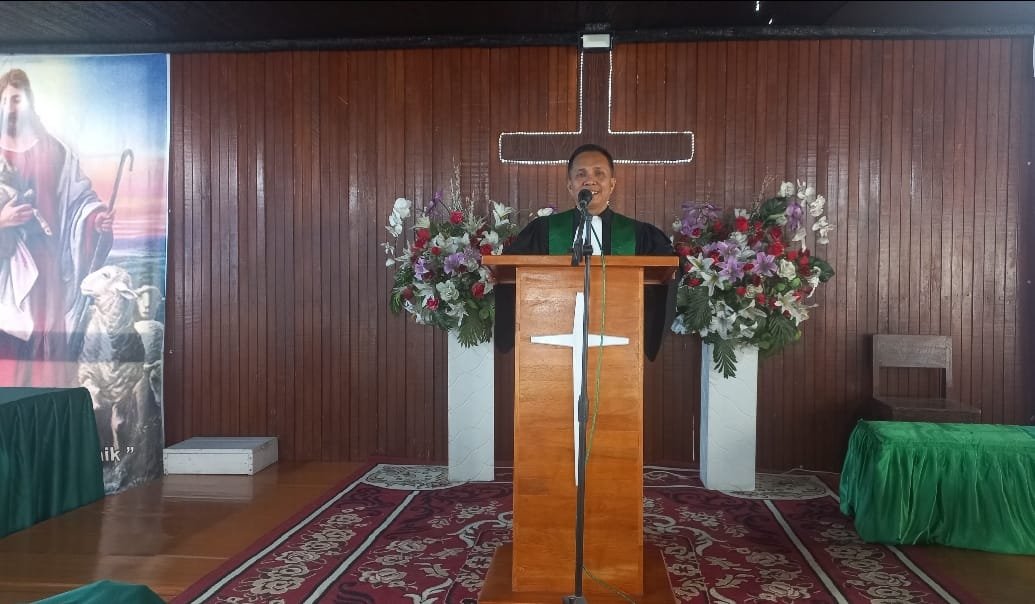 Melangkah dari Kegelapan Menuju Terang Tuhan: Ibadah Advent 1 yang Mengubah Hati Jemaat GKPI Immanuel Pematangsiantar