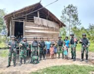Satgas Yonif 123/Rajawali Gelar Pelayanan Kesehatan Keliling untuk Warga Kampung Wonggi