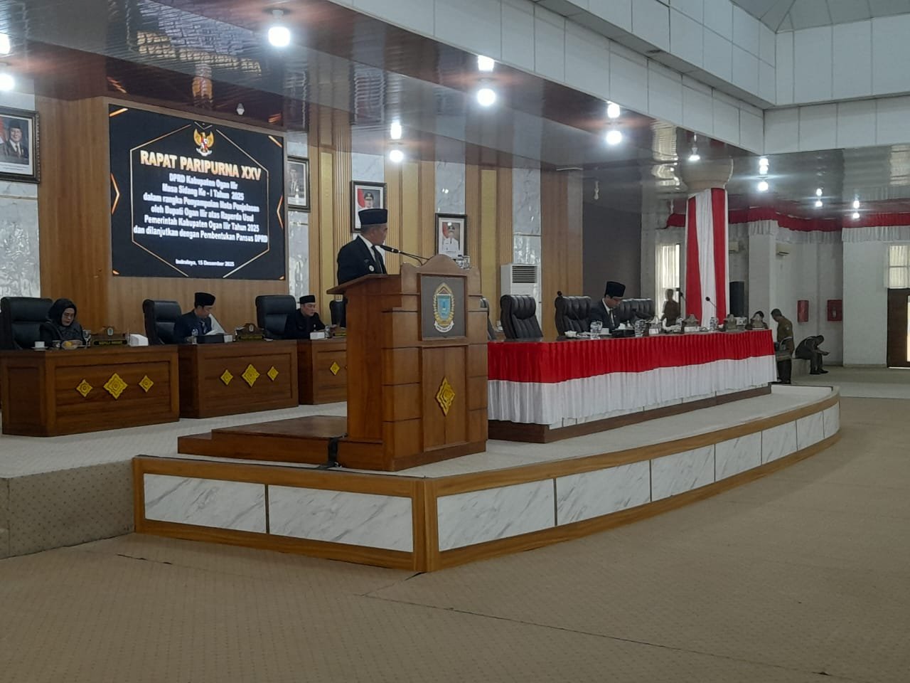 Rapat Paripurna XXV DPRD Ogan Ilir Penyampaiyan Nota penjelasan Ole Bupati Masasidang ke-1Tahun 2025 Atas permitaan Raperda Usul Pemerintahan kabupaten Ogan Ilir Rapat Paripurna XXV DPRD Ogan Ilir Penyampaiyan Nota penjelasan Ole Bupati Masasidang ke-1Tahun 2025 Atas permitaan Raperda Usul Pemerintahan kabupaten Ogan Ilir