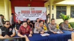 Polres Ogan Ilir Amankan Salah Satu Kades Dugaan Korupsi Dana Desa, Seorang Kades Resmi Jadi Tersangka Polres Ogan Ilir Amankan Salah Satu Kades Dugaan Korupsi Dana Desa, Seorang Kades Resmi Jadi Tersangka