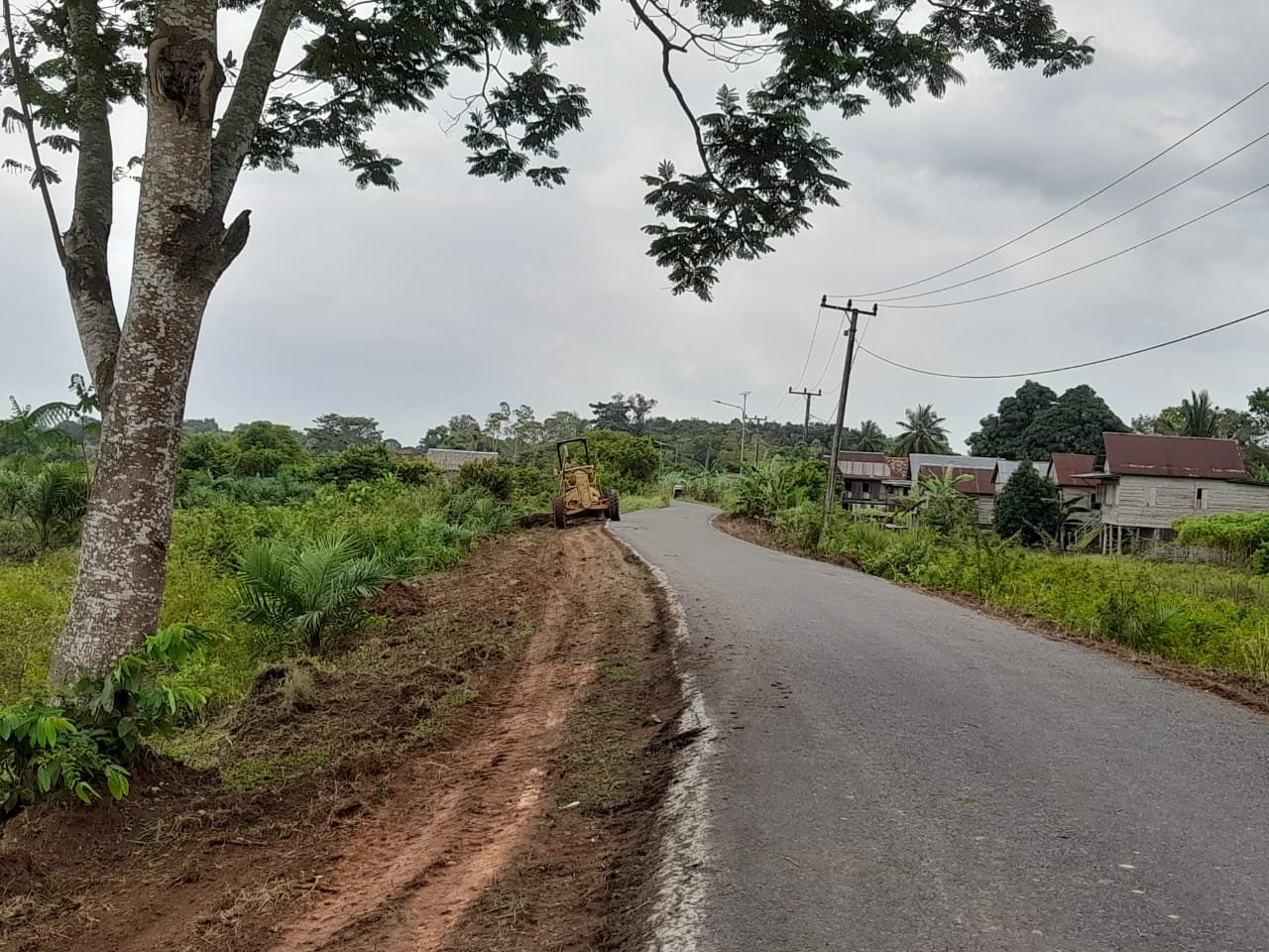 Dinas PUPR Ogan Ilir Disekrap Baujalan Saka Tiga menuju Sungairotan Berbahaya Dinas PUPR Ogan Ilir Disekrap Baujalan Saka Tiga menuju Sungairotan Berbahaya
