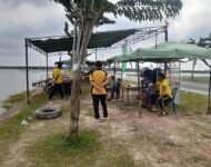 Polsek Indralaya Laksanakan Monitoring dan Himbauan Wisata Air Guna Antisipasi Keamanan dan Mencegah Terjadinya Korban di Pantai Senai Tanjung Senai