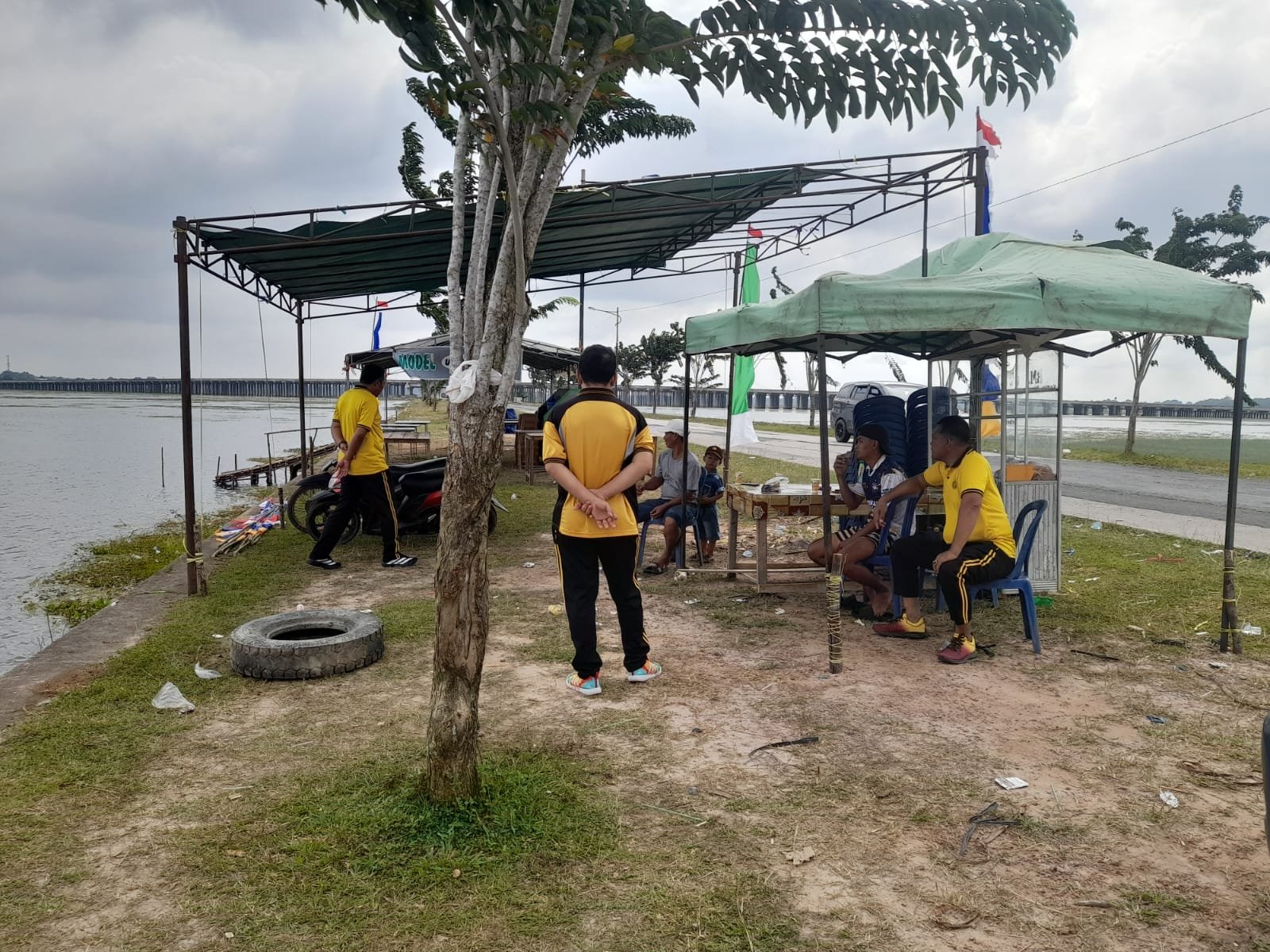 Polsek Indralaya Laksanakan Monitoring dan Himbauan Wisata Air Guna Antisipasi Keamanan dan Mencegah Terjadinya Korban di Pantai Senai Tanjung Senai Polsek Indralaya Laksanakan Monitoring dan Himbauan Wisata Air Guna Antisipasi Keamanan dan Mencegah Terjadinya Korban di Pantai Senai Tanjung Senai