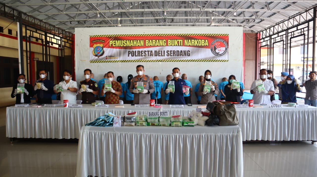 Polresta Deli Serdang Musnakan 34 Kg Sabu Ganja 4,5Kg Dan 450 Butir Pil Ekstasi Pakai Incinerator BNN Polresta Deli Serdang Musnakan 34 Kg Sabu Ganja 4,5Kg Dan 450 Butir Pil Ekstasi Pakai Incinerator BNN