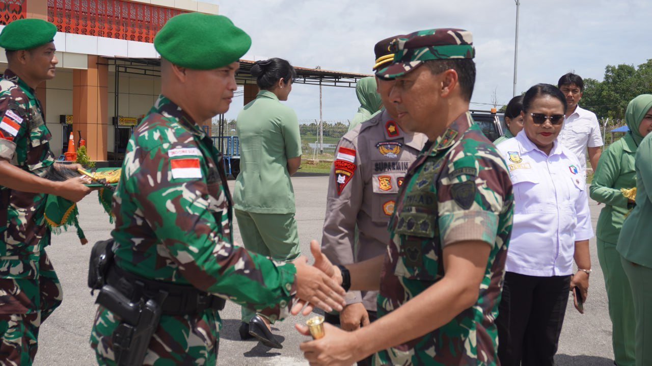 Pangdam XXIV/MT Mayjen TNI Lucky Avianto Tinjau Langsung Pos Kotis Satgas Pamtas Kewilayahan Yonif 123/Rajawali di Papua Selatan Pangdam XXIV/MT Mayjen TNI Lucky Avianto Tinjau Langsung Pos Kotis Satgas Pamtas Kewilayahan Yonif 123/Rajawali di Papua Selatan