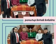 OH SIMARMATA SH OPUNG REINER PARLINDUNGAN SERAHKAN 2 ULOS RAGI HOTANG UNTUK PENUTUP KOTAK KOLEKTE HKBP LUMBAN SUHI SUHI – SAMOSIR