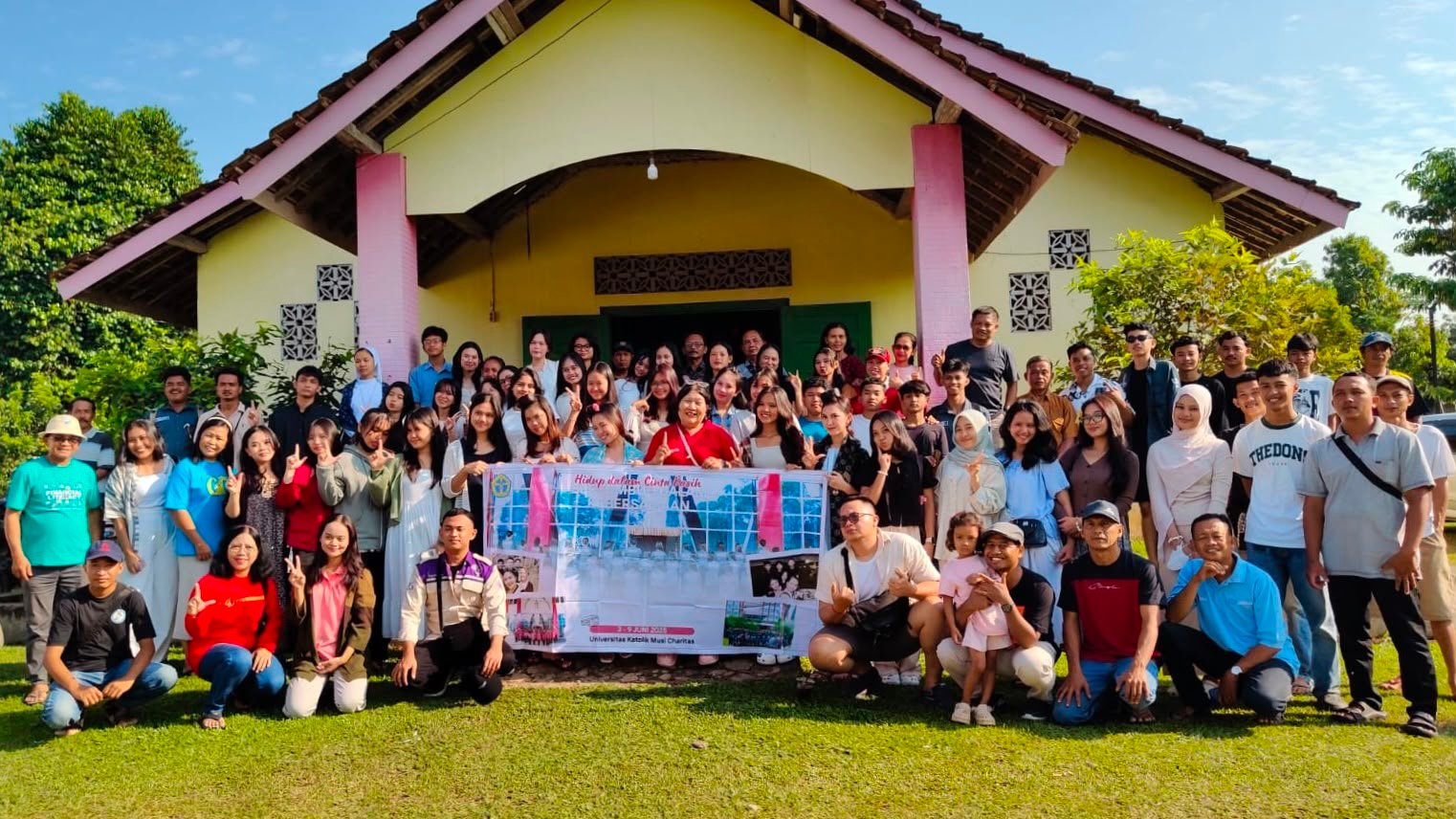 Belajar dari Kehidupan: 39 Mahasiswa Psikologi UKMC Palembang Ikuti Program Live In di Lampung Tengah