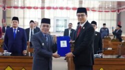 Rapat Paripurna DPRD Oi Bahas Pembicaraan Tingkat Kedua terhadap Raperda