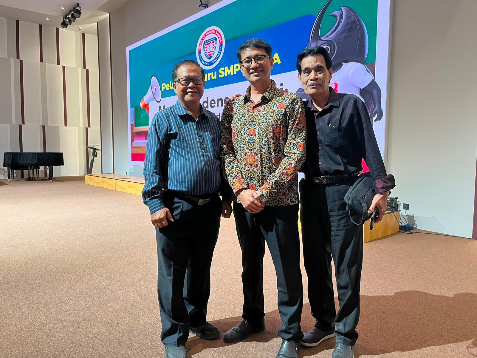 Sambut Tahun Ajaran Baru, Yayasan Kusuma Bangsa Gelar Pelatihan Akbar: Dorong Guru Mengajar dengan Hati dan Seni Hypnoteaching Sambut Tahun Ajaran Baru, Yayasan Kusuma Bangsa Gelar Pelatihan Akbar: Dorong Guru Mengajar dengan Hati dan Seni Hypnoteaching