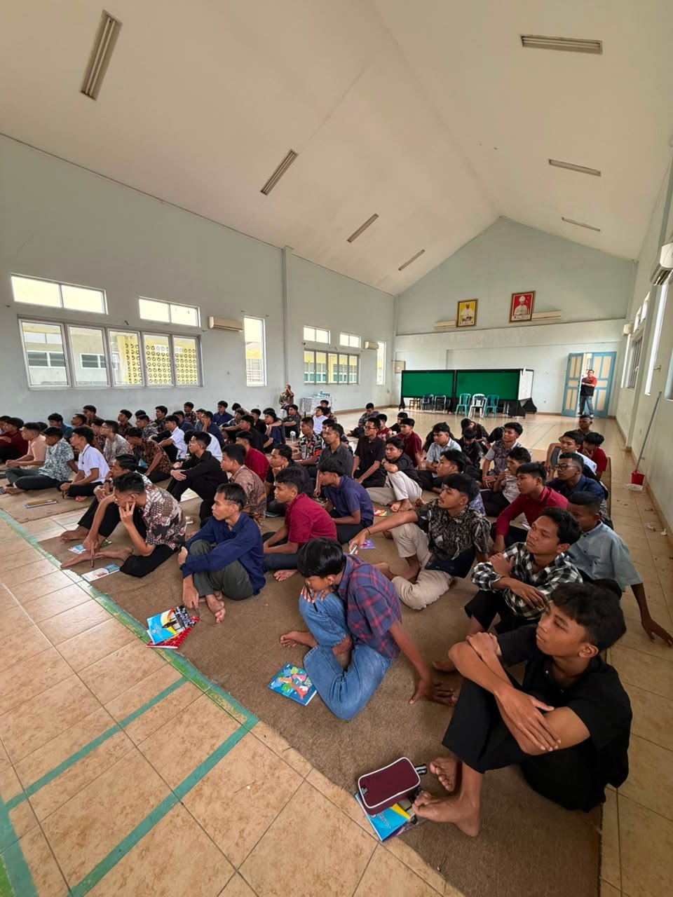 Calon Imam Seminari Menengah Santo Paulus Palembang Dibekali Isu Perdagangan Orang dan Semangat Generasi Samaritan Calon Imam Seminari Menengah Santo Paulus Palembang Dibekali Isu Perdagangan Orang dan Semangat Generasi Samaritan