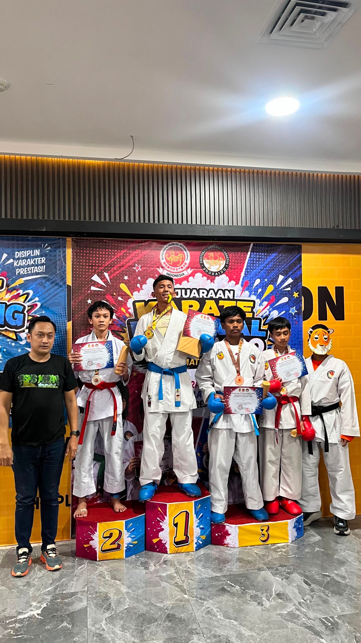 Justiar Noer Lumban Gaol Raih Juara 1 Kejuaraan Karate Festival Shokaido Se-Sumatera Utara Justiar Noer Lumban Gaol Raih Juara 1 Kejuaraan Karate Festival Shokaido Se-Sumatera Utara