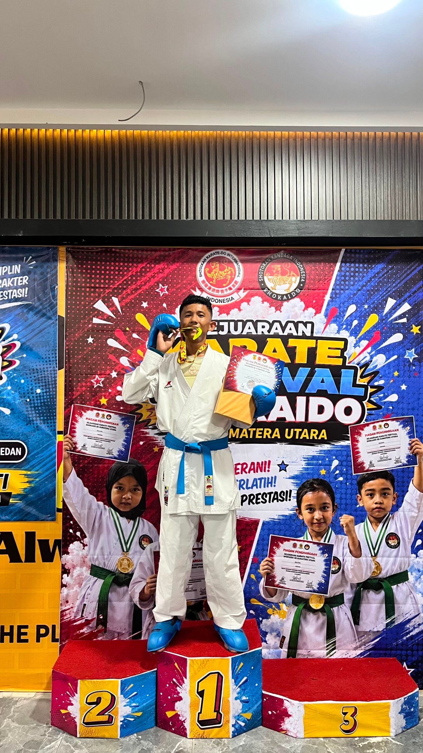 Justiar Noer Lumban Gaol Raih Juara 1 Kejuaraan Karate Festival Shokaido Se-Sumatera Utara Justiar Noer Lumban Gaol Raih Juara 1 Kejuaraan Karate Festival Shokaido Se-Sumatera Utara