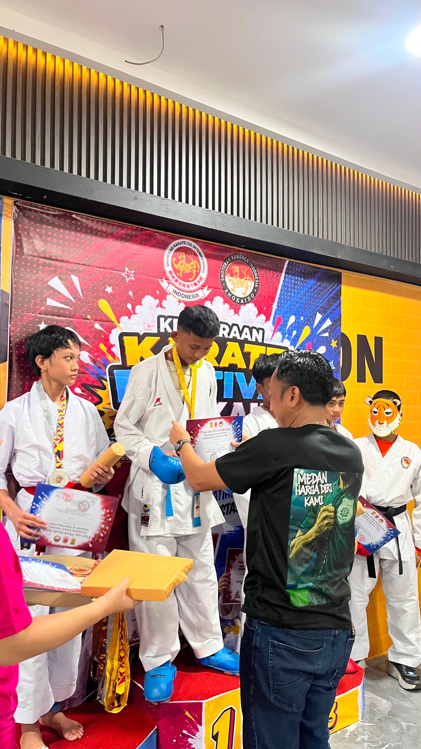 Justiar Noer Lumban Gaol Raih Juara 1 Kejuaraan Karate Festival Shokaido Se-Sumatera Utara Justiar Noer Lumban Gaol Raih Juara 1 Kejuaraan Karate Festival Shokaido Se-Sumatera Utara