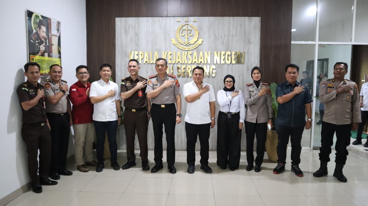 Kapolresta Deli Serdang Jalin Silaturahmi ke Kodim 0204/DS dan Kejari Deli Serdang Kapolresta Deli Serdang Jalin Silaturahmi ke Kodim 0204/DS dan Kejari Deli Serdang