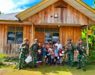 Pos Kout Elelim Satgas Yonif 645/GTY Laksanakan Kegiatan Teritorial Berupa Pembagian Sargal Alkitab dan Pelayanan kesehatan di Distrik Elelim