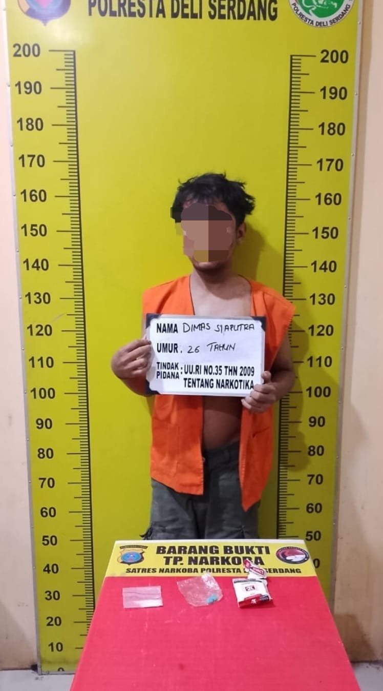 Coba Kabur, Jual Sabu dibekuk Satresnarkoba Polresta Deli Serdang Coba Kabur, Jual Sabu dibekuk Satresnarkoba Polresta Deli Serdang