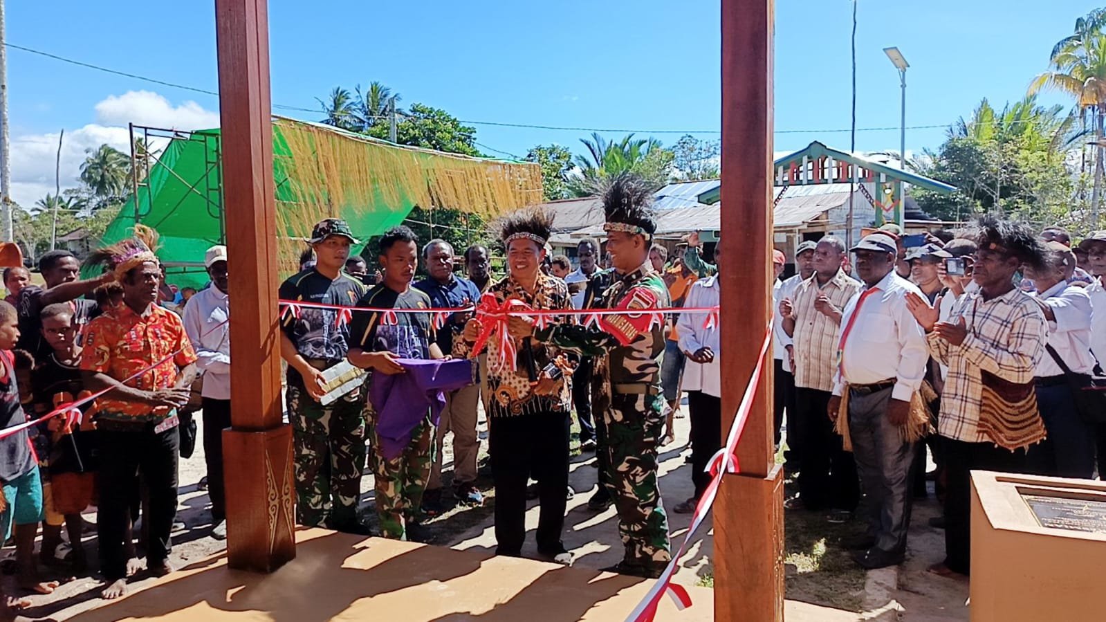 Satgas Yonif 123/Rajawali Pos Khaibar Waspada Bersama Masyarakat Resmikan Gereja Reformasi Hermon Amazu Satgas Yonif 123/Rajawali Pos Khaibar Waspada Bersama Masyarakat Resmikan Gereja Reformasi Hermon Amazu