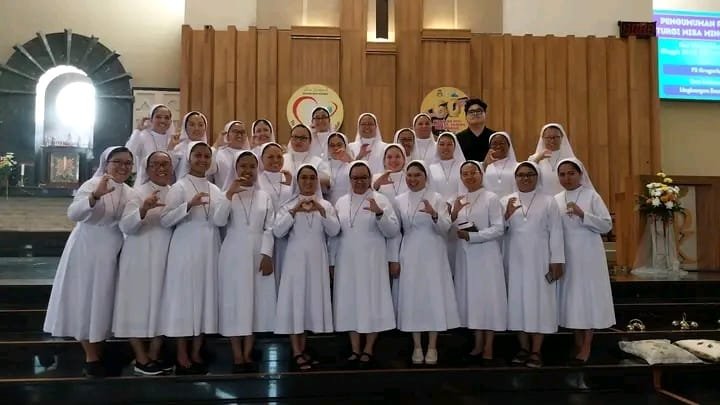 Umat Paroki Santo Yoseph Palembang Gelar Misa Syukur 100 Tahun Suster Fransiskus Charitas Umat Paroki Santo Yoseph Palembang Gelar Misa Syukur 100 Tahun Suster Fransiskus Charitas