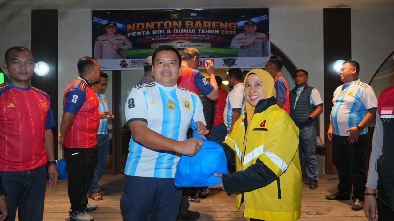 Spanyol Juara Dunia, Polda Sumsel Hadirkan Nobar Humanis Bersama Forkopimda dan Komunitas Ojol. Spanyol Juara Dunia, Polda Sumsel Hadirkan Nobar Humanis Bersama Forkopimda dan Komunitas Ojol.