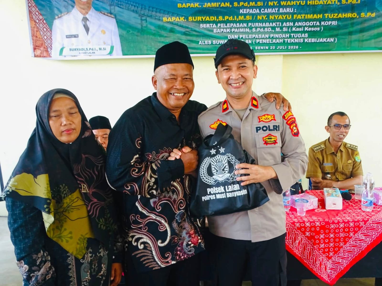 Pisah Sambut Camat Lalan Berlangsung Khidmat, Diwarnai Ungkapan Terima Kasih dan Harapan untuk Kemajuan Kecamatan Lalan Pisah Sambut Camat Lalan Berlangsung Khidmat, Diwarnai Ungkapan Terima Kasih dan Harapan untuk Kemajuan Kecamatan Lalan