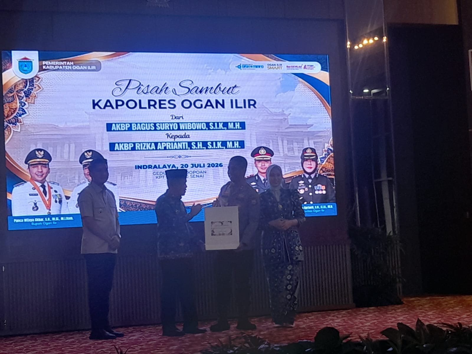 BUPATI OGAN ILIR UCAPKAN TERIMA KASIH KEPADA AKBP BAGUS SURYO WIBOWO, SELAMAT DATANG KAPOLRES BARU AKBP RIZKA APRIANTI BUPATI OGAN ILIR UCAPKAN TERIMA KASIH KEPADA AKBP BAGUS SURYO WIBOWO, SELAMAT DATANG KAPOLRES BARU AKBP RIZKA APRIANTI