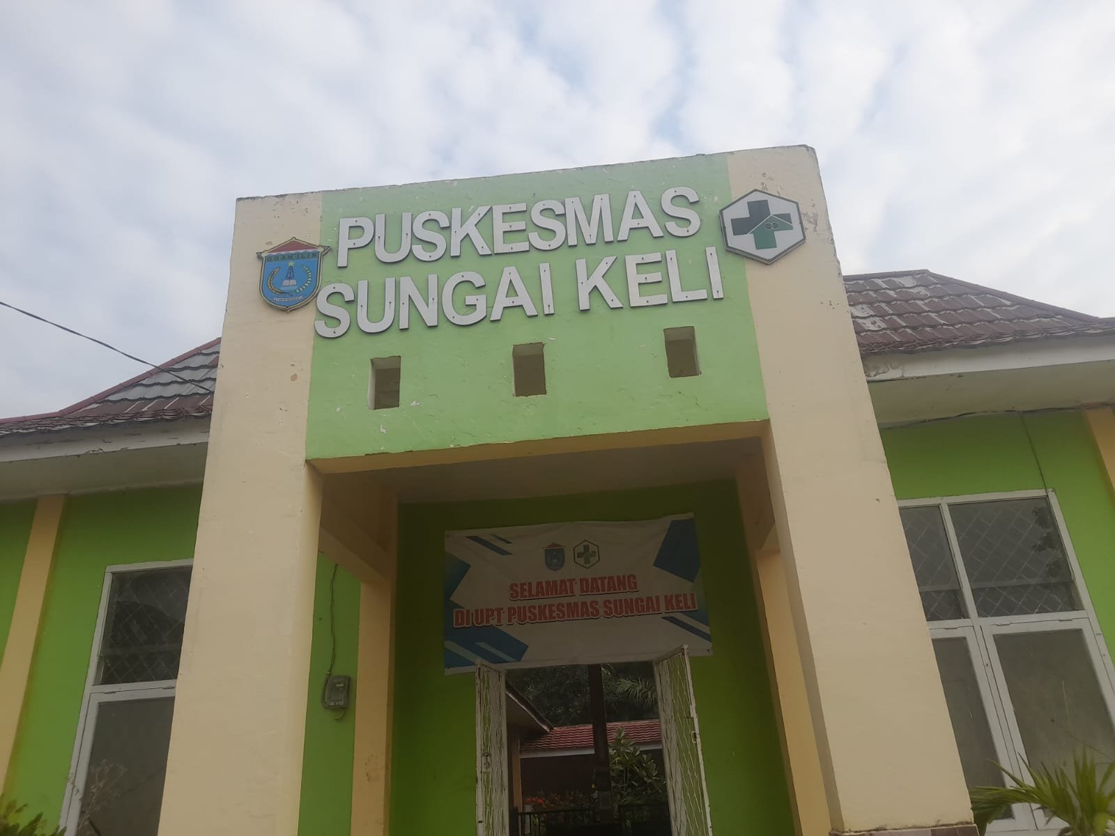 TERKINI: KEPALA PUSKESMAS SUNGAI KELI KLAIM APEL DILAKSANAKAN DI KECAMATAN, HANYA 2 PEGAWAI DITUGASKAN JAGA PELAYANAN TERKINI: KEPALA PUSKESMAS SUNGAI KELI KLAIM APEL DILAKSANAKAN DI KECAMATAN, HANYA 2 PEGAWAI DITUGASKAN JAGA PELAYANAN