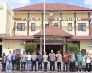Efendy Naibaho dan Para Jurnalis Samosir  Hadiri Coffee Morning Di Polres Samosir